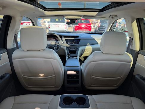 Used 2017 Cadillac XT5 Luxury w/ Driver Awareness Package FWD image 7