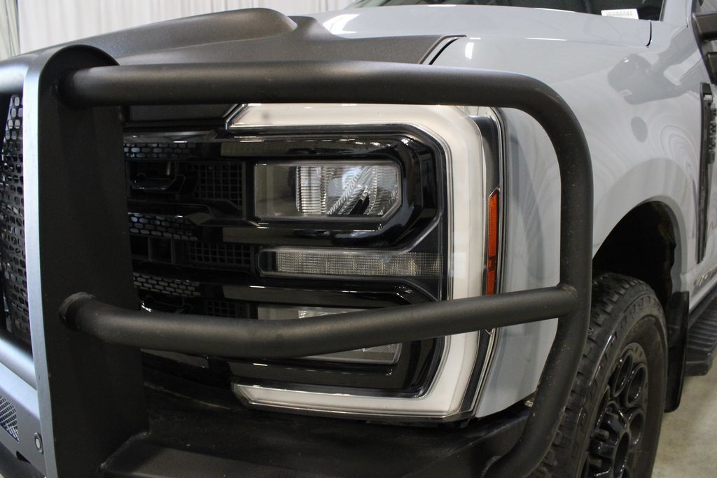 Used 2024 Ford F350 Lariat w/ Lariat Ultimate Package AWD/4WD image 34