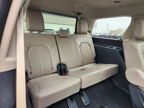 Used 2024 Ford Expedition Limited image 17