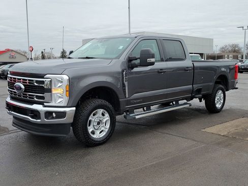 Certified 2025 Ford F250 XLT image 8