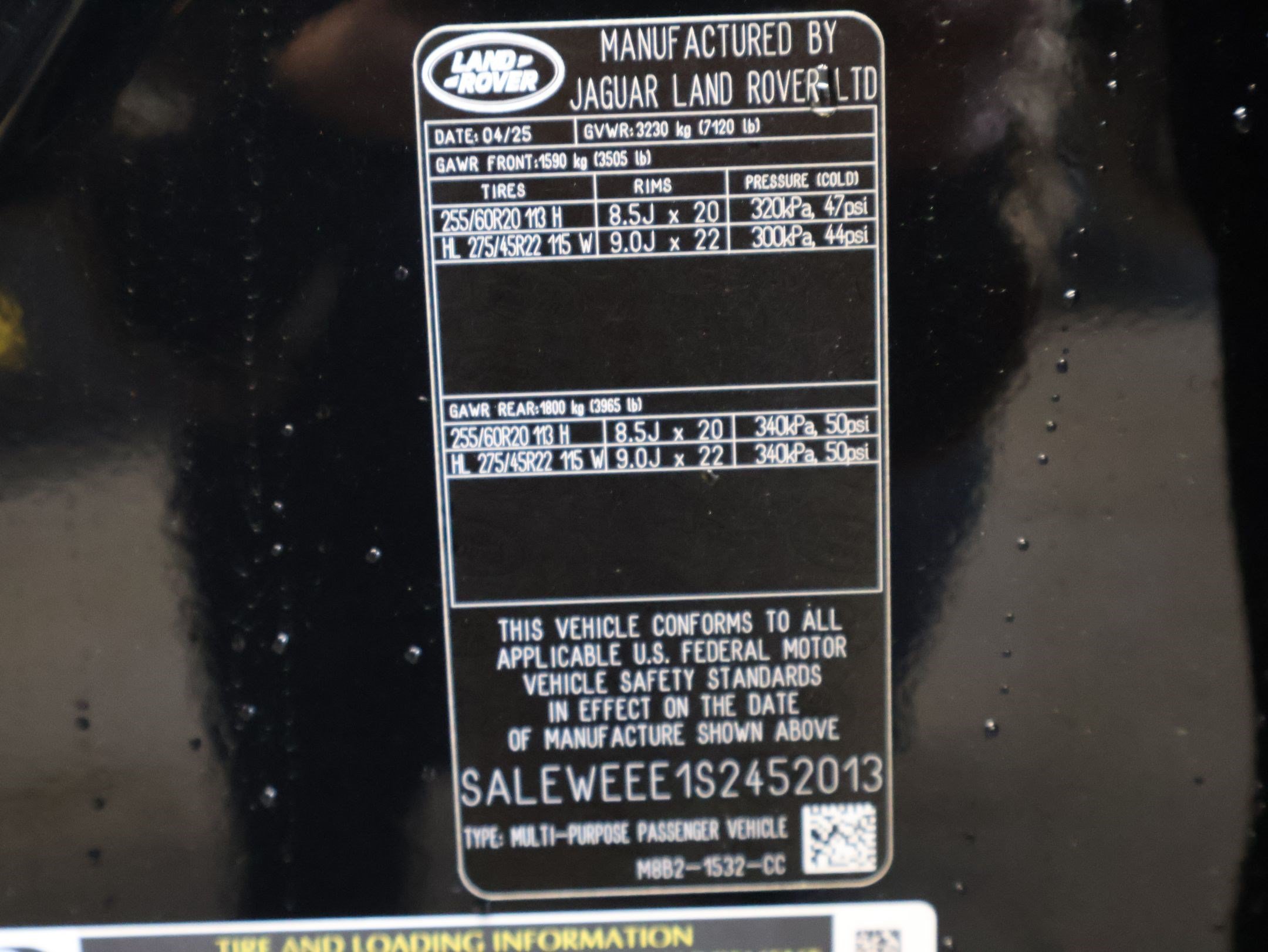 Used 2025 Land Rover Defender 110 V8 AWD/4WD image 34