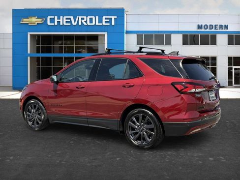 Used 2023 Chevrolet Equinox RS FWD image 3