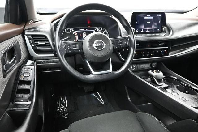 Used 2023 Nissan Rogue S FWD image 11