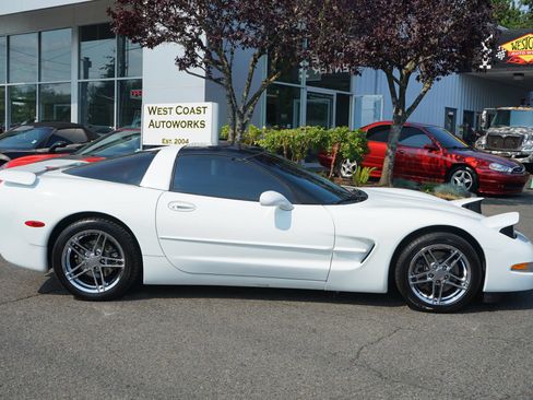 Used 1997 Chevrolet Corvette Coupe w/ Memory Pkg RWD image 8