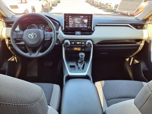 Used 2019 Toyota RAV4 XLE image 2