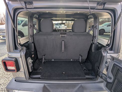 Used 2021 Jeep Wrangler Sport image 12