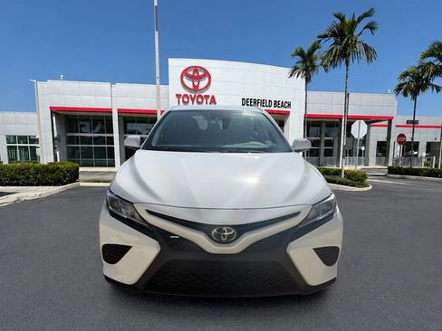 Used 2019 Toyota Camry SE w/ Convenience Package FWD image 2