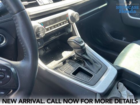 Used 2020 Toyota RAV4 XLE Premium FWD image 11