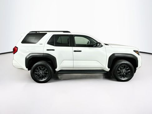 Used 2025 Toyota 4Runner SR5 AWD/4WD image 10