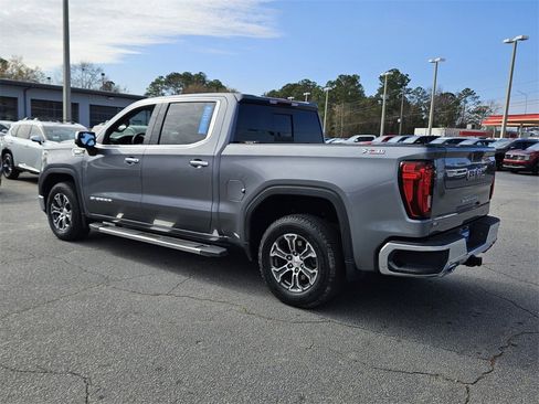 Certified 2022 GMC Sierra 1500 SLT w/ SLT Convenience Package image 7