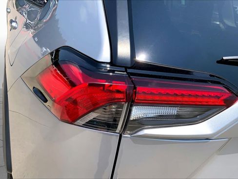 Used 2024 Toyota RAV4 XLE FWD image 27