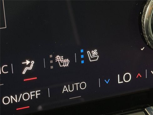 New 2026 GMC Yukon AT4 Ultimate w/ LPO, Floor Liner Package AWD/4WD image 35