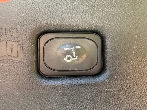 Used 2022 Lincoln Nautilus Reserve w/ Luxury Package image 20