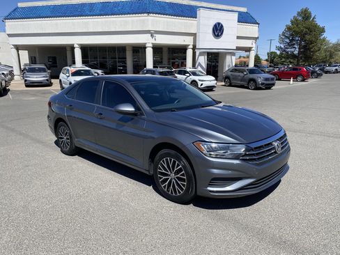 Used 2021 Volkswagen Jetta SE FWD image 34