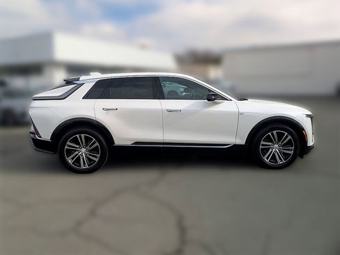 Certified 2025 Cadillac Lyriq Luxury image 5