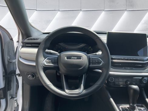 Used 2025 Jeep Compass Limited AWD/4WD image 30