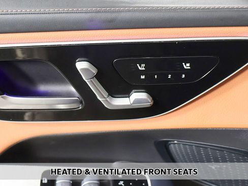 Used 2025 Mercedes-Benz GLC 300 4MATIC image 7
