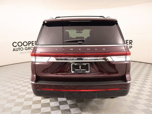 Used 2024 Lincoln Navigator Premiere AWD/4WD image 24