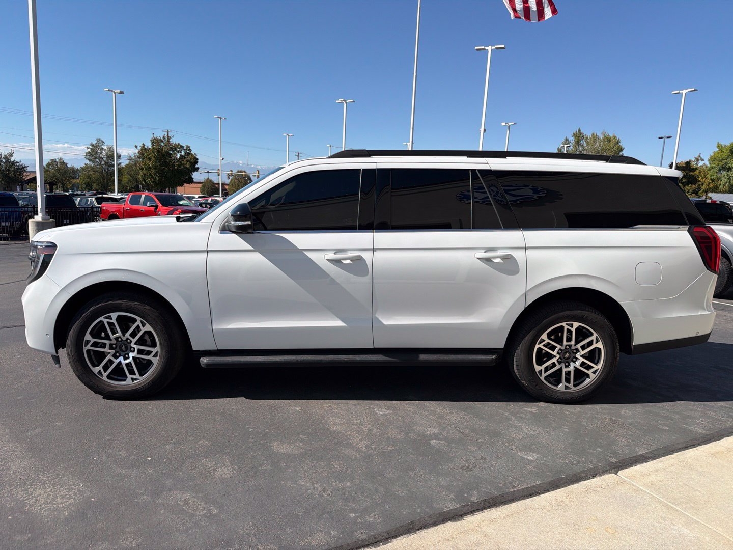 Used 2025 Ford Expedition Max Active AWD/4WD image 4