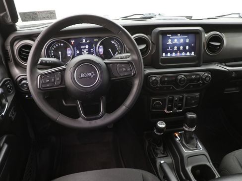 Used 2023 Jeep Wrangler Unlimited AWD/4WD image 12