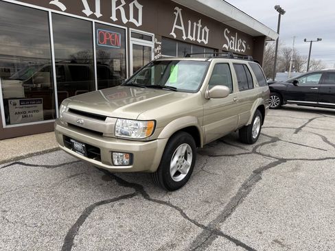 Used 2002 INFINITI QX4 4WD w/ (X03) Heated Seats Pkg image 2