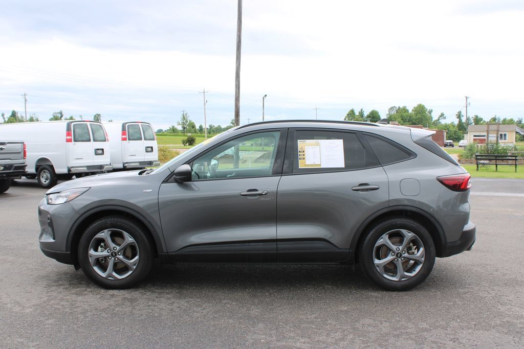 Used 2025 Ford Escape ST-Line FWD image 6
