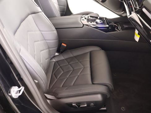 New 2026 BMW 530i xDrive w/ M Sport Package image 13