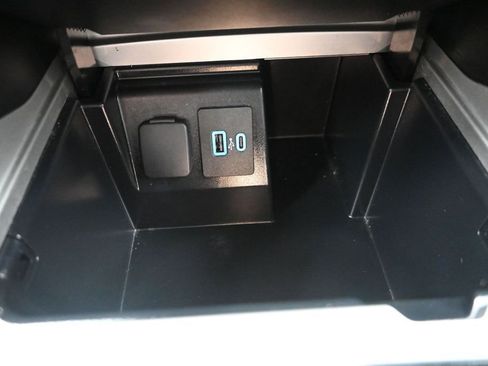 Used 2023 Ford Explorer XLT w/ Equipment Group 202A AWD/4WD image 22