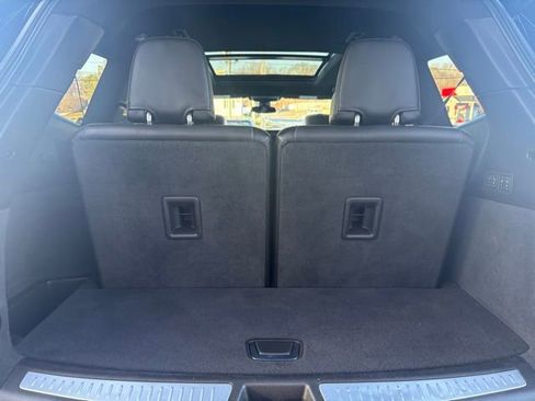 Used 2025 Cadillac XT6 Sport image 16