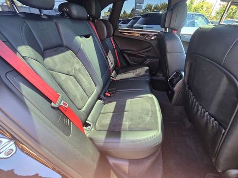 Used 2019 Porsche Macan AWD/4WD image 12