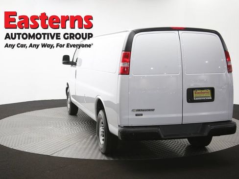 Used 2019 Chevrolet Express 2500 Extended RWD image 32