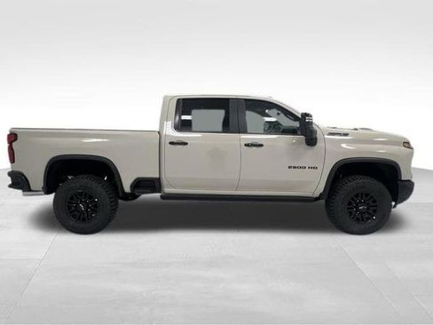 New 2026 Chevrolet Silverado 2500 ZR2 w/ LPO, Dark Essentials Package AWD/4WD image 19