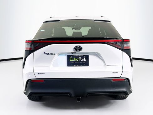 Used 2024 Toyota bZ4X XLE w/ Weather Package image 7