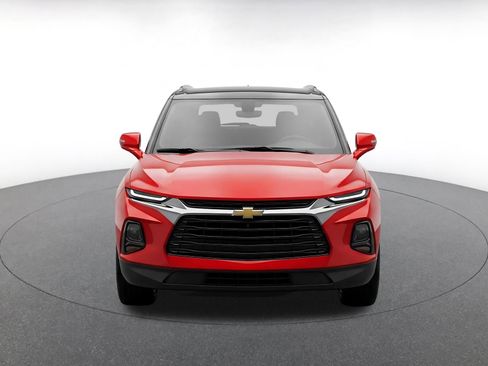 Used 2025 Chevrolet Blazer LT FWD image 2