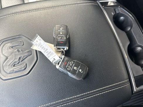 Used 2019 RAM 1500 Laramie AWD/4WD image 21