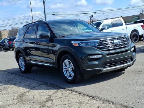 Used 2024 Ford Explorer XLT w/ Equipment Group 202A AWD/4WD image 7