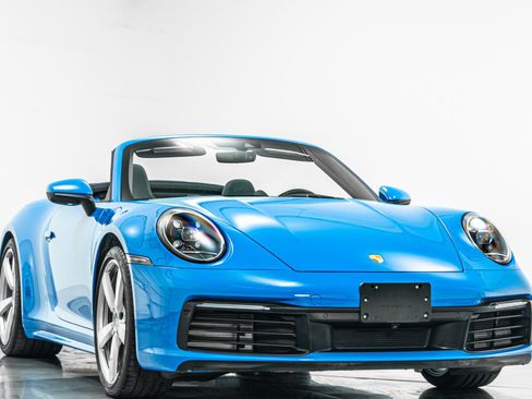 Used 2023 Porsche 911 Carrera image 3
