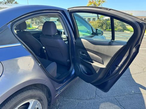 Used 2014 Chevrolet Cruze LT FWD image 25