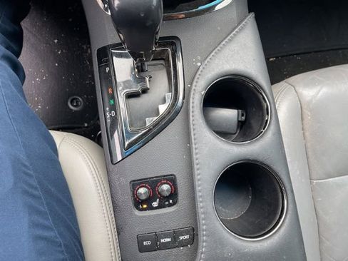 Used 2016 Toyota Avalon Touring image 11