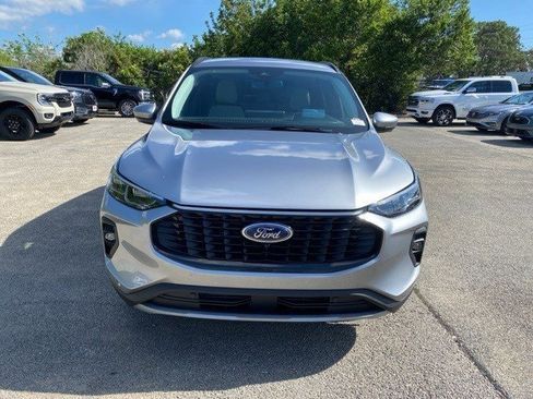 Certified 2024 Ford Escape Platinum w/ Premium Technology Package image 3