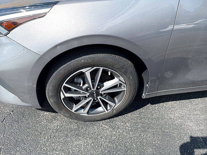 Used 2024 Kia Forte LXS w/ LXS Technology Package FWD image 21