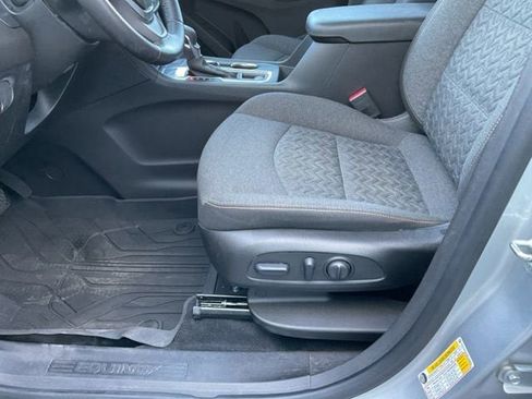 Used 2022 Chevrolet Equinox LT FWD image 24