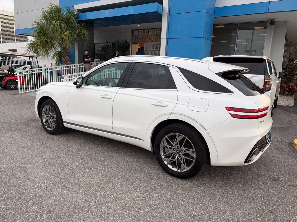 Used 2025 Genesis GV70 2.5T w/ Advanced Package AWD/4WD image 3