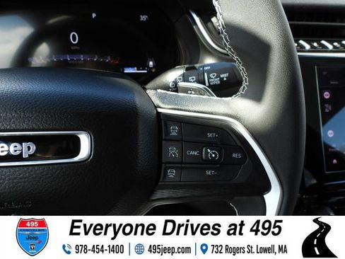 Used 2025 Jeep Grand Cherokee Laredo X AWD/4WD image 20