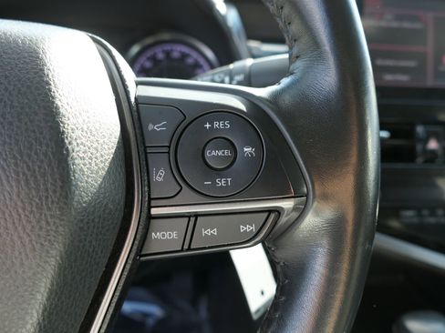 Used 2023 Toyota Camry SE image 16