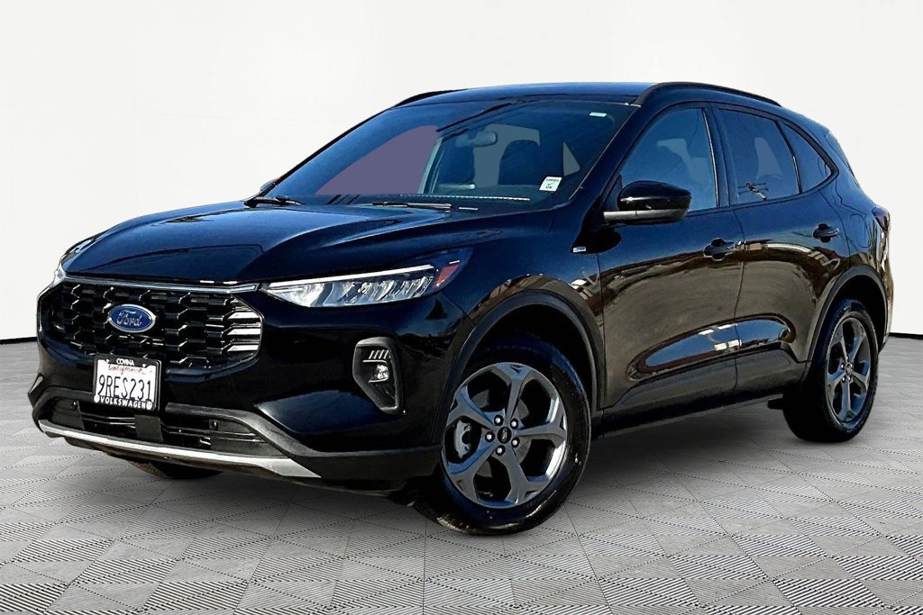 Used 2025 Ford Escape ST-Line Select AWD/4WD image 3