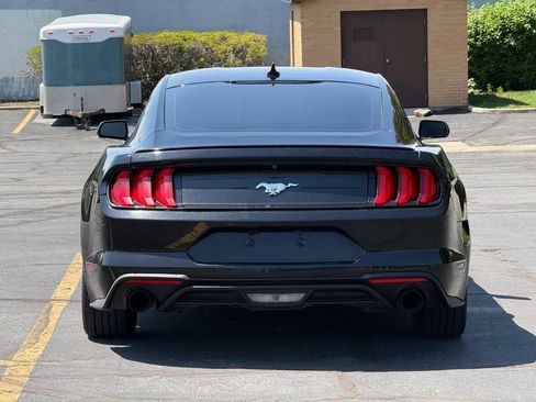 Used 2022 Ford Mustang Premium RWD image 4