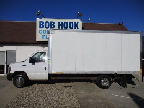 Used 2019 Ford E-350 and Econoline 350 Super Duty w/ Power Windows & Locks Group image 27