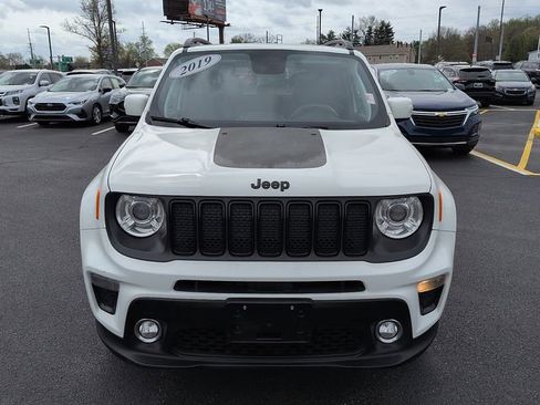 Used 2019 Jeep Renegade Altitude w/ UConnect 8.4 Nav Group AWD/4WD image 2