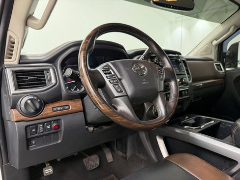 Used 2019 Nissan Titan Platinum Reserve w/ Platinum Utility Package AWD/4WD image 20